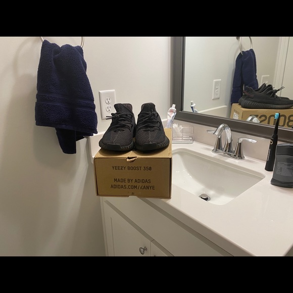 Yeezy boost 350 black reflective - Picture 2 of 7